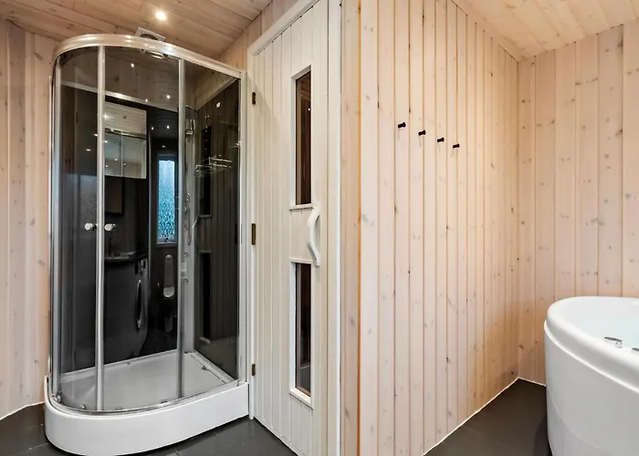 Gorgeous In With Sauna Tarm